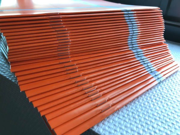 Brochures 2 points métal 130 grs
